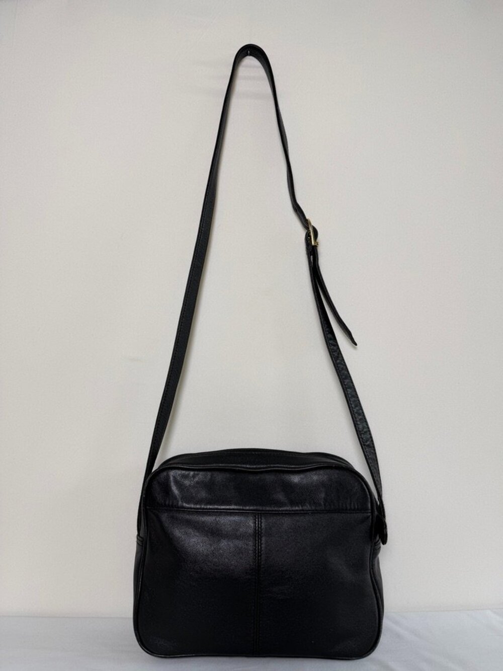 ETIENNE AIGNER Black Leather Crossbody Camera Bag Vintage - Picture 4 of 16